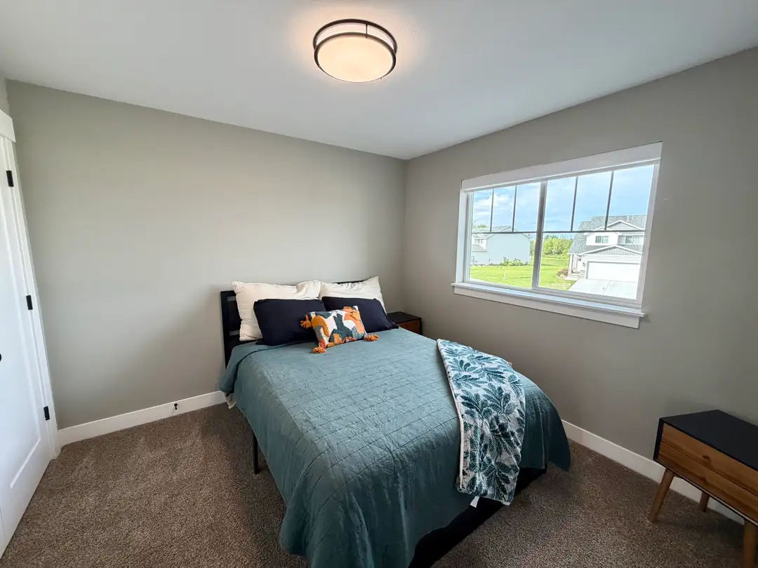 Guest bedroom
